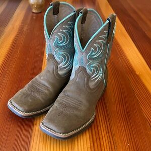 Ariat girls cowgirl boots